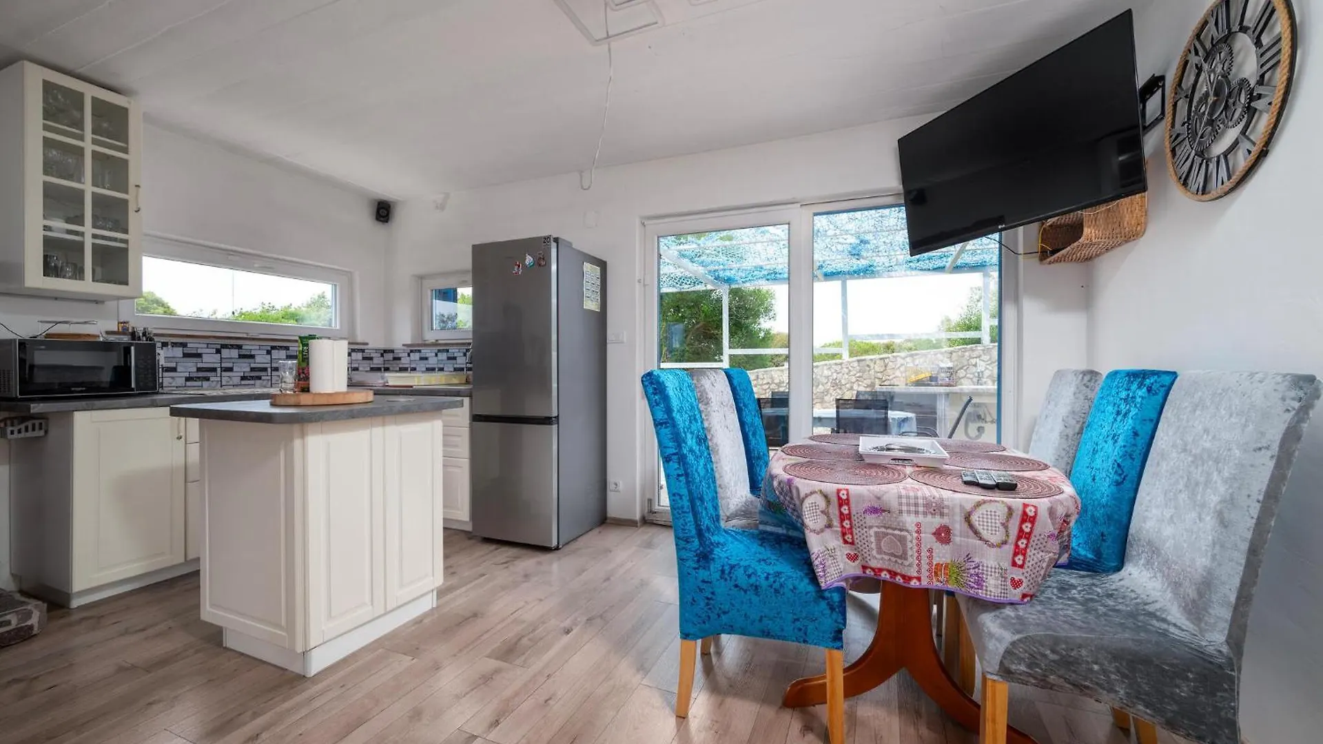 3 Bedroom Gorgeous Home In Peroj