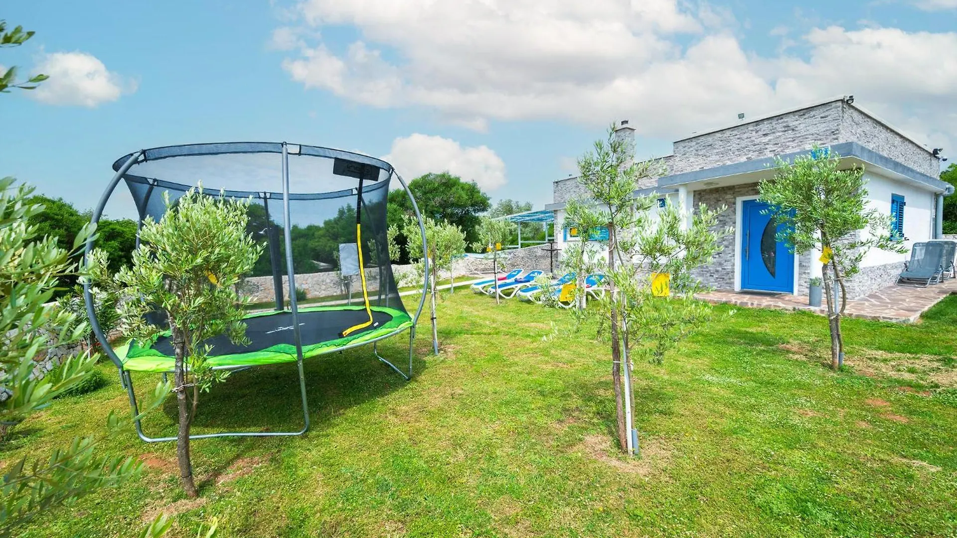 3 Bedroom Gorgeous Home In Peroj Croatia